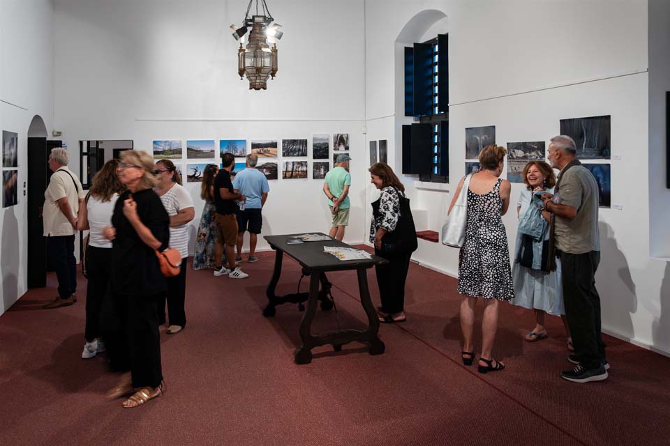 Εγκαίνια της έκθεσης φωτογραφίας "Μετά τη Φωτιά" στην Ρόδο